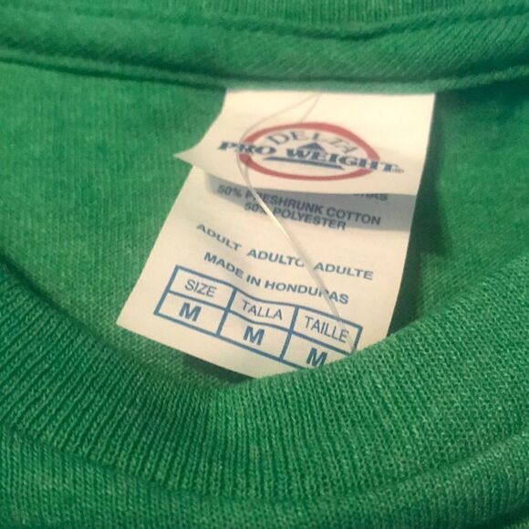 NWT Original Wrapper Santa Christmas Tee - Size M - Picture 6 of 7